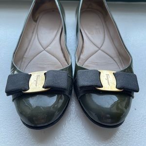 Salvatore Ferragamo baller flats